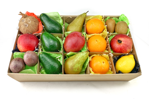 Owocowy prezent 33 - awokado cytryna granat gruszki jabłko kiwi kokos mango marakuja pomarańcze