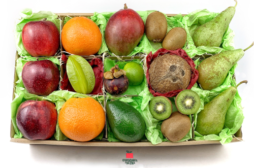 Owocowy prezent 31 - jabłka pomarańcze gruszki kiwi mangostan limonka mango awokado karambola kokos